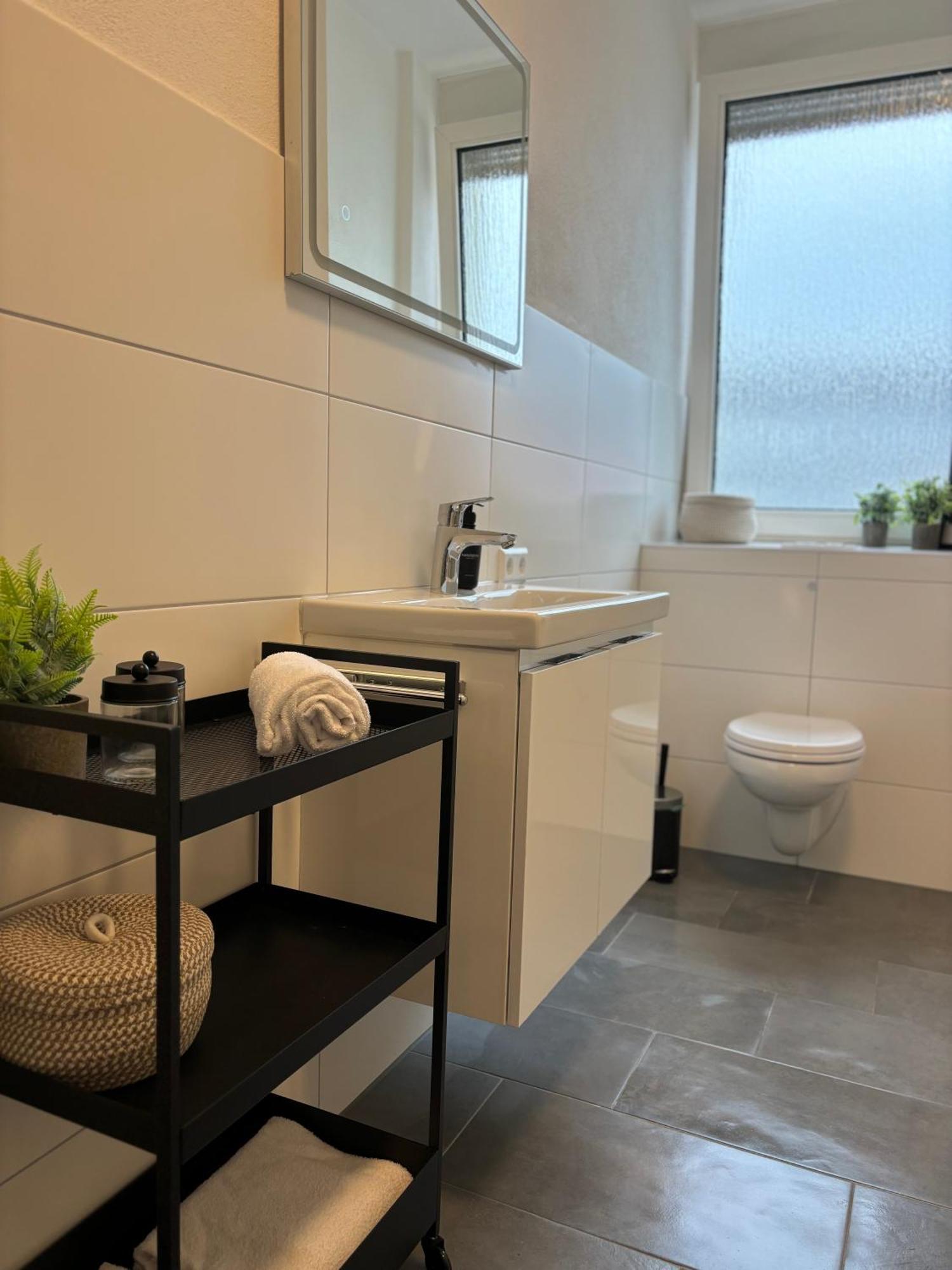 Helles City Apartment Fuer Familien & Gruppen Neu-Ulm Exterior photo