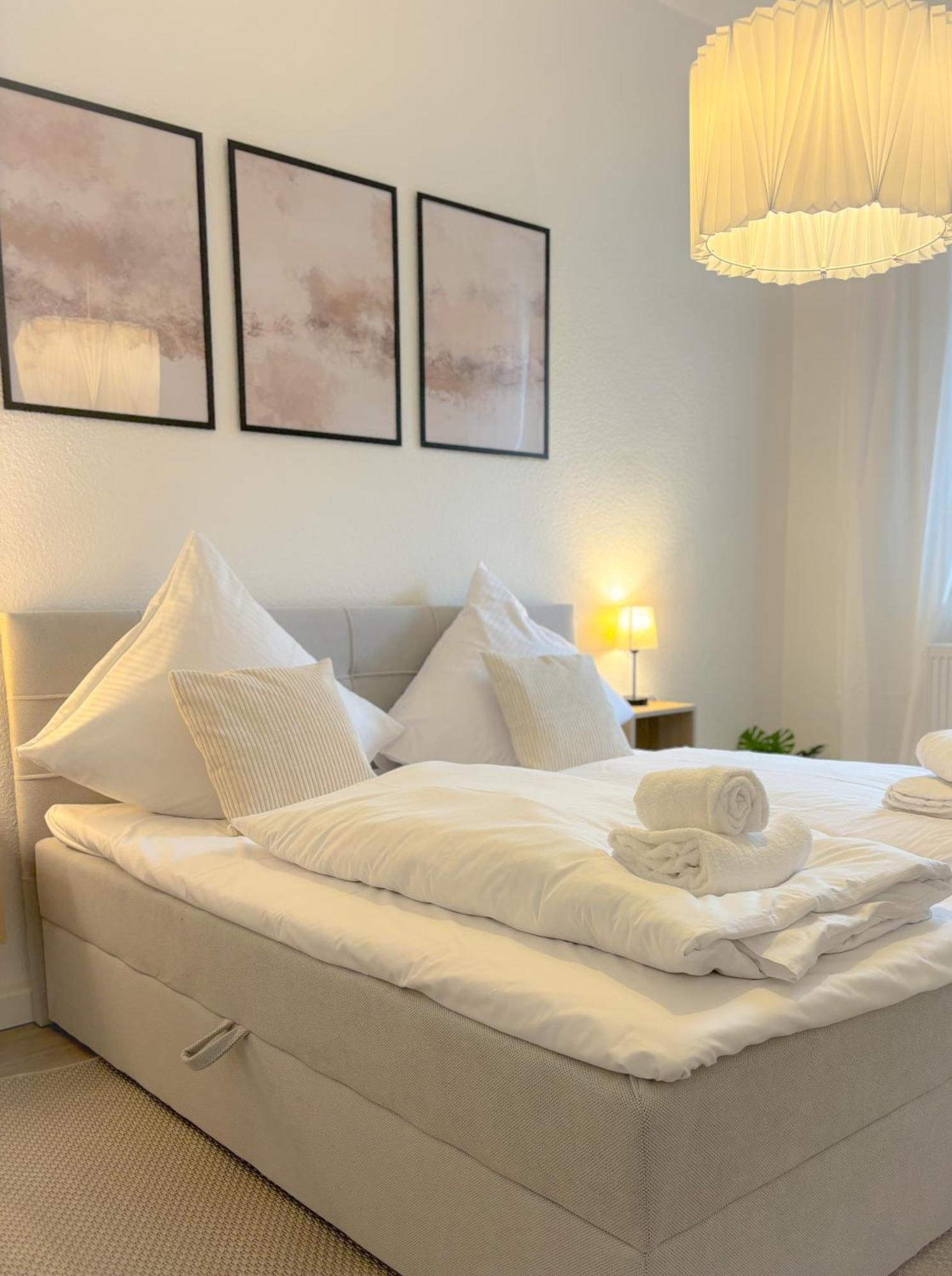 Helles City Apartment Fuer Familien & Gruppen Neu-Ulm Exterior photo