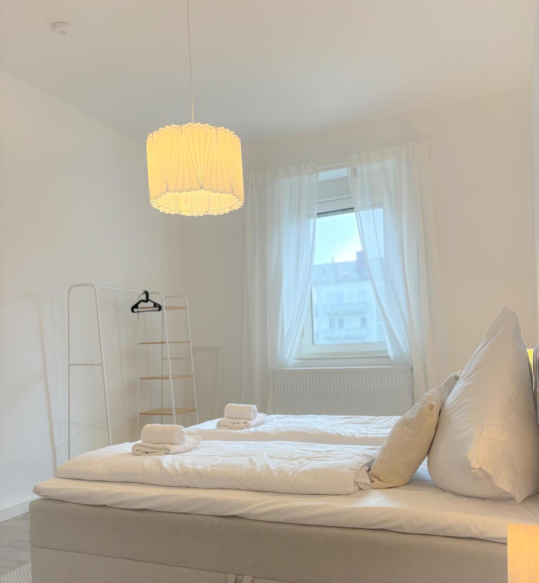 Helles City Apartment Fuer Familien & Gruppen Neu-Ulm Exterior photo